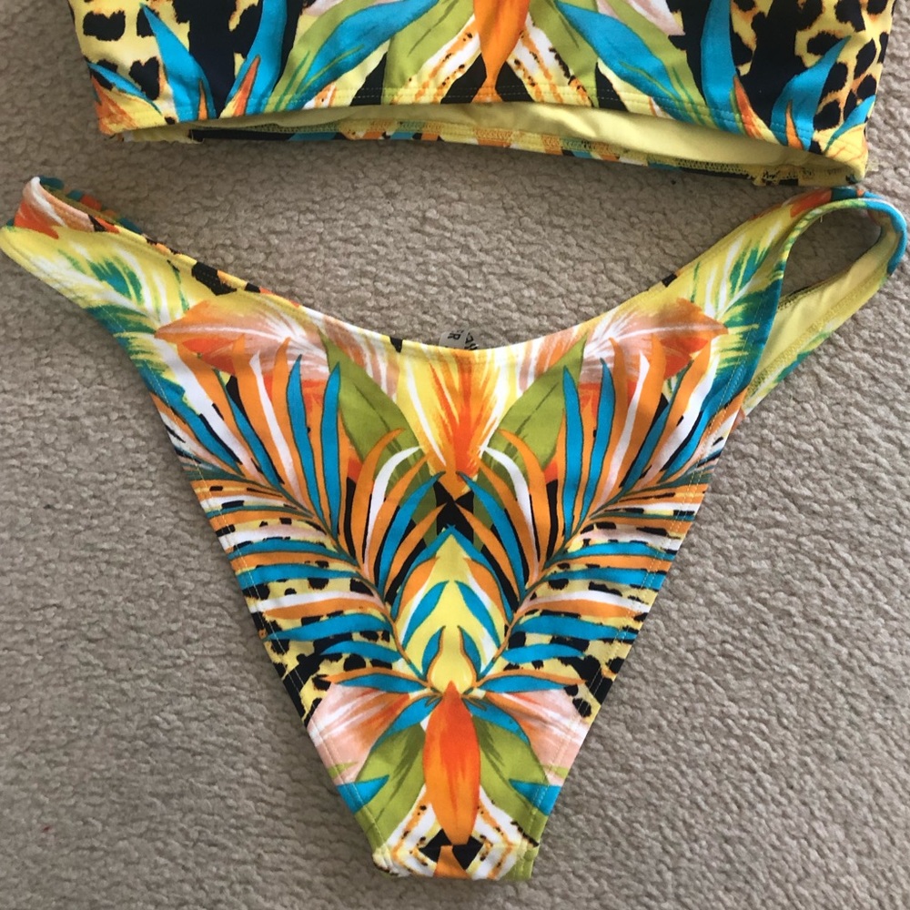 NWT Forever 21 Tropical Cutout Bikini Set - Picture 6 of 7